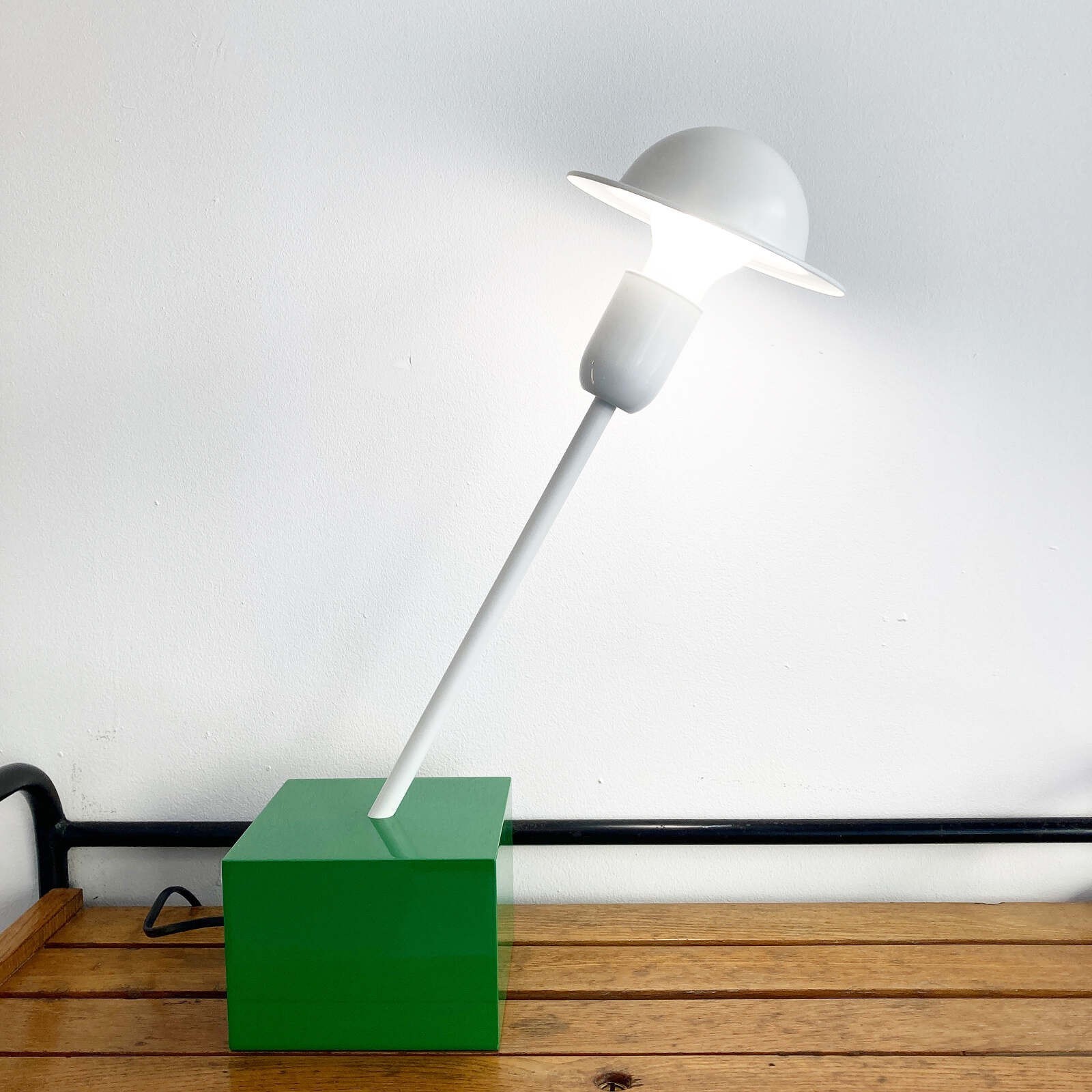 remix-gallery-lampe-don-ettore-sottsass-don-stilnovo_1600_c-3.jpg