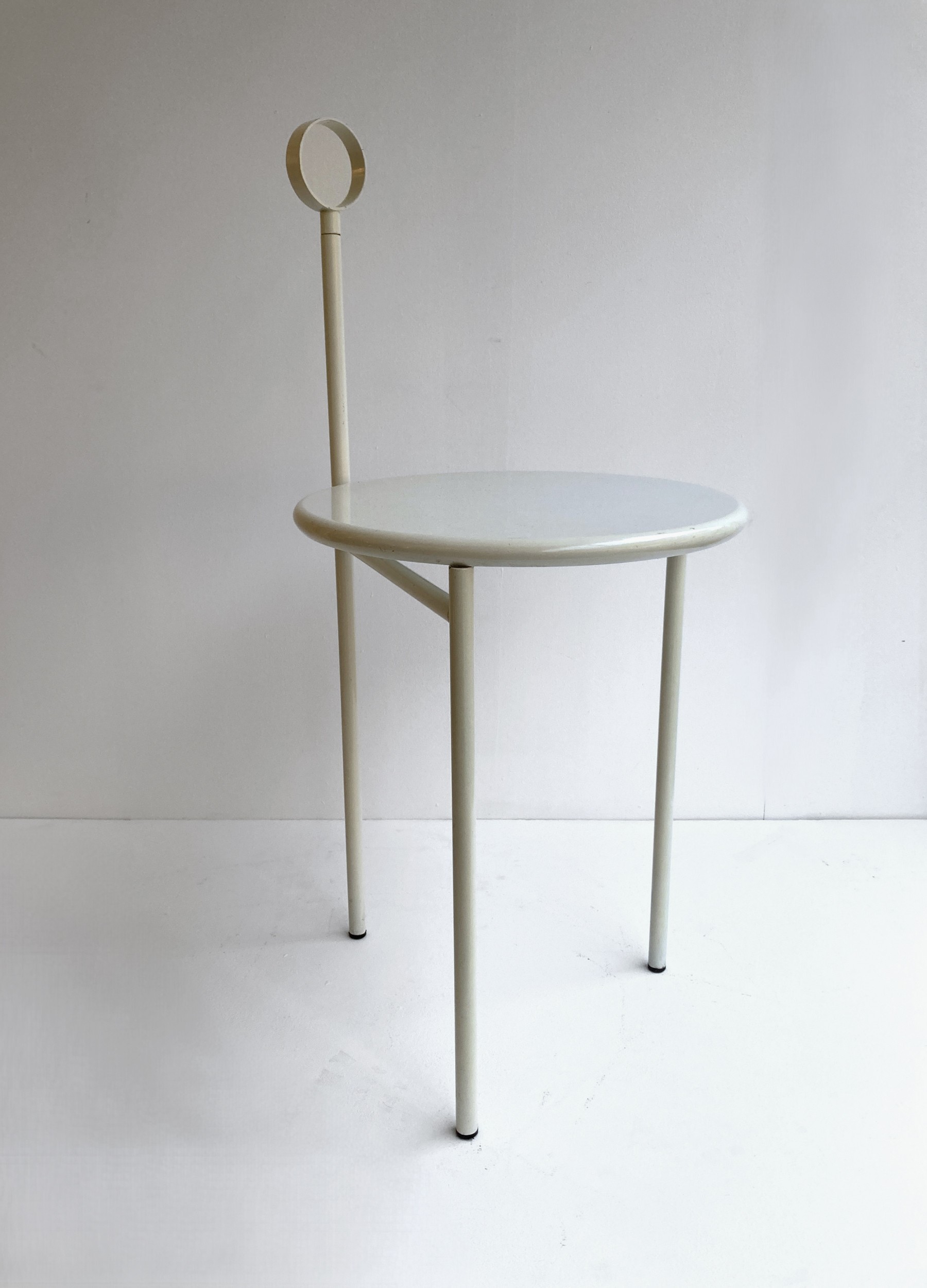 remix-gallery-philippe-starck-tabouret-mickville-ok.jpeg